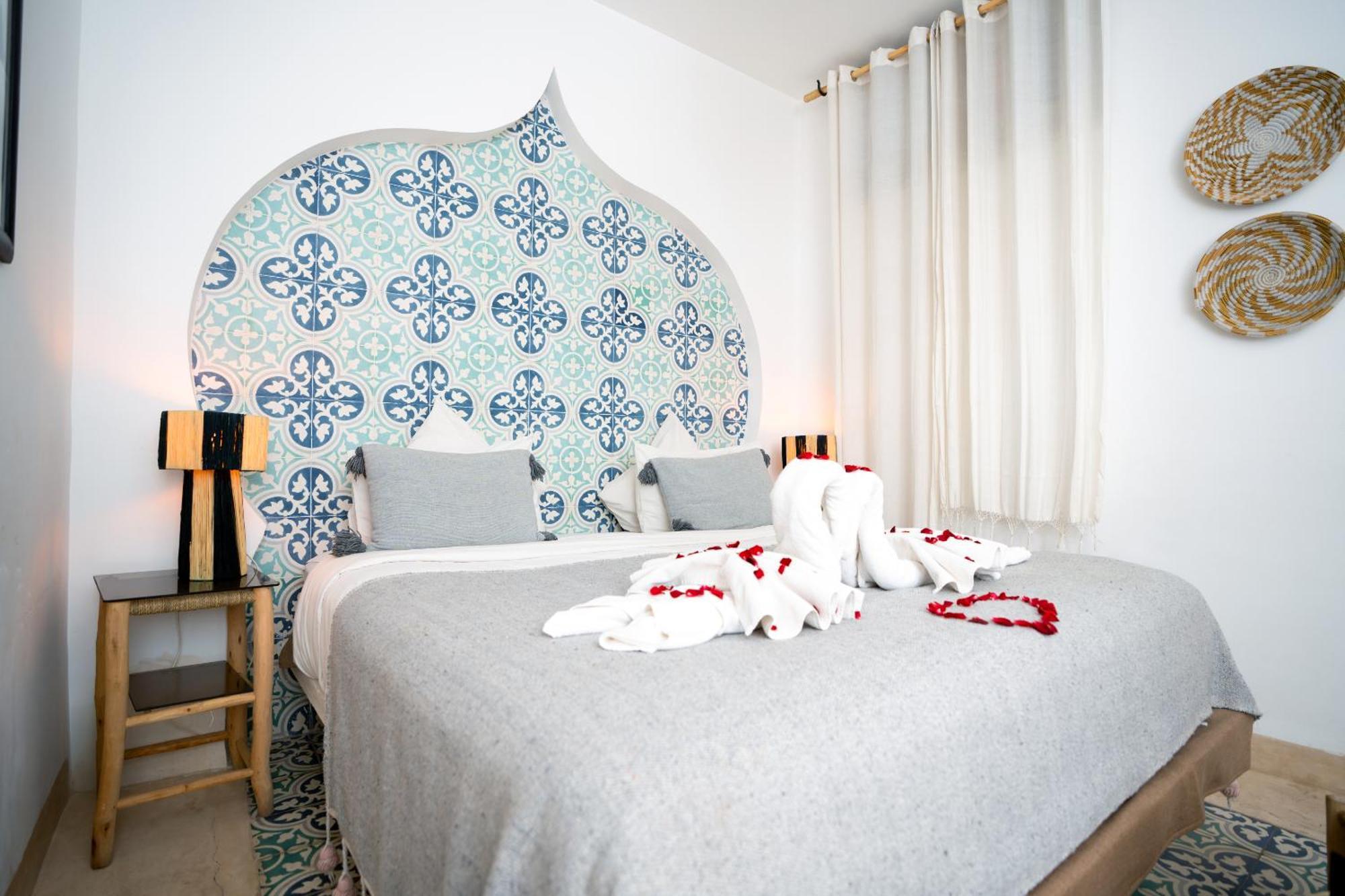 Nelia Marrakech, Collection *